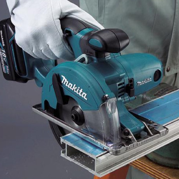 cortadora-metal-makita-su-herramienta